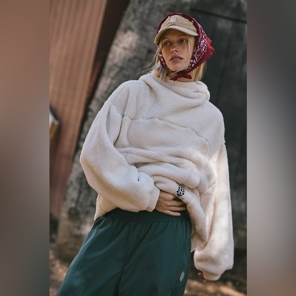 NWT FREE PEOPLE MOVEMENT Scout It Out Fleece Pullover | Birch Tree MSRP $148 - Picture 3 of 10